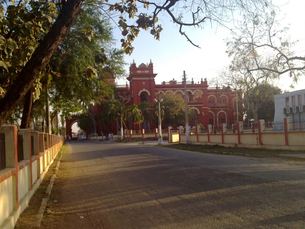 Road to LAkshmivilas Palace