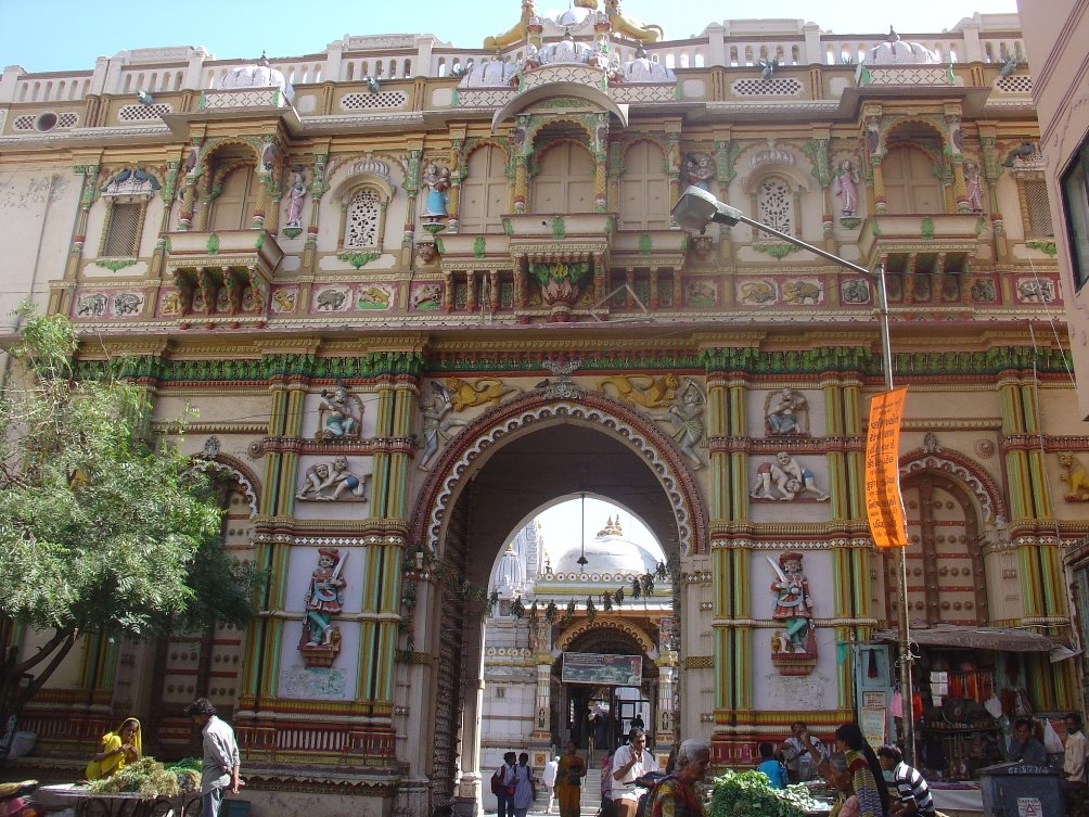 Swaminarayan temple - the gate