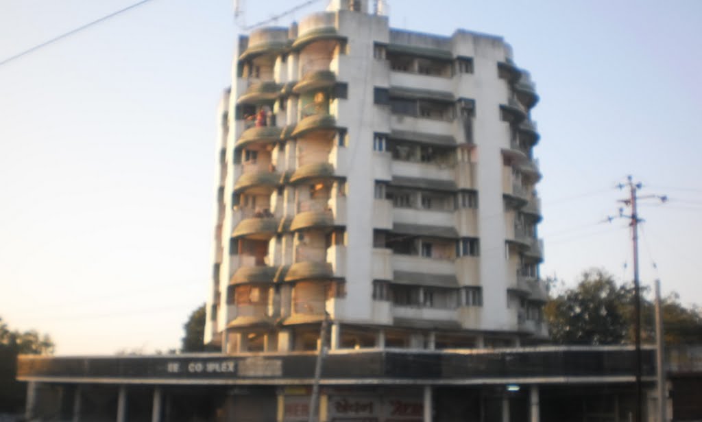 P1113521  .. COMPLEX,  નડીયાદ நடியாத் NADIAD  07.48.53