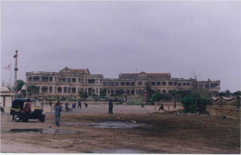 NEAR PORBANDAR RAJMAHEL RAJU ODEDRA   . . . Mo  7698787895