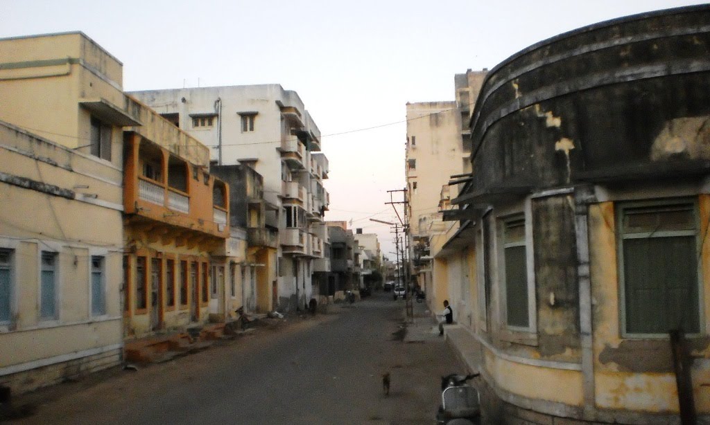 P1021149 પોર્બુન્દર போர்பந்தர் near Kamala Nehru Park Corner- 18.16.07