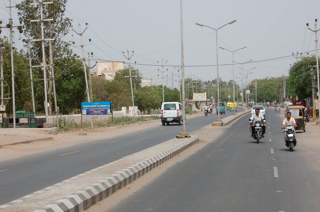 DPAK MALHOTRA, Way S.T. Bus Stand to Upasana Circle, Surendernagar, गुजरात भारत Gujarat Bharat ગુજરાત ભારત દેશનું