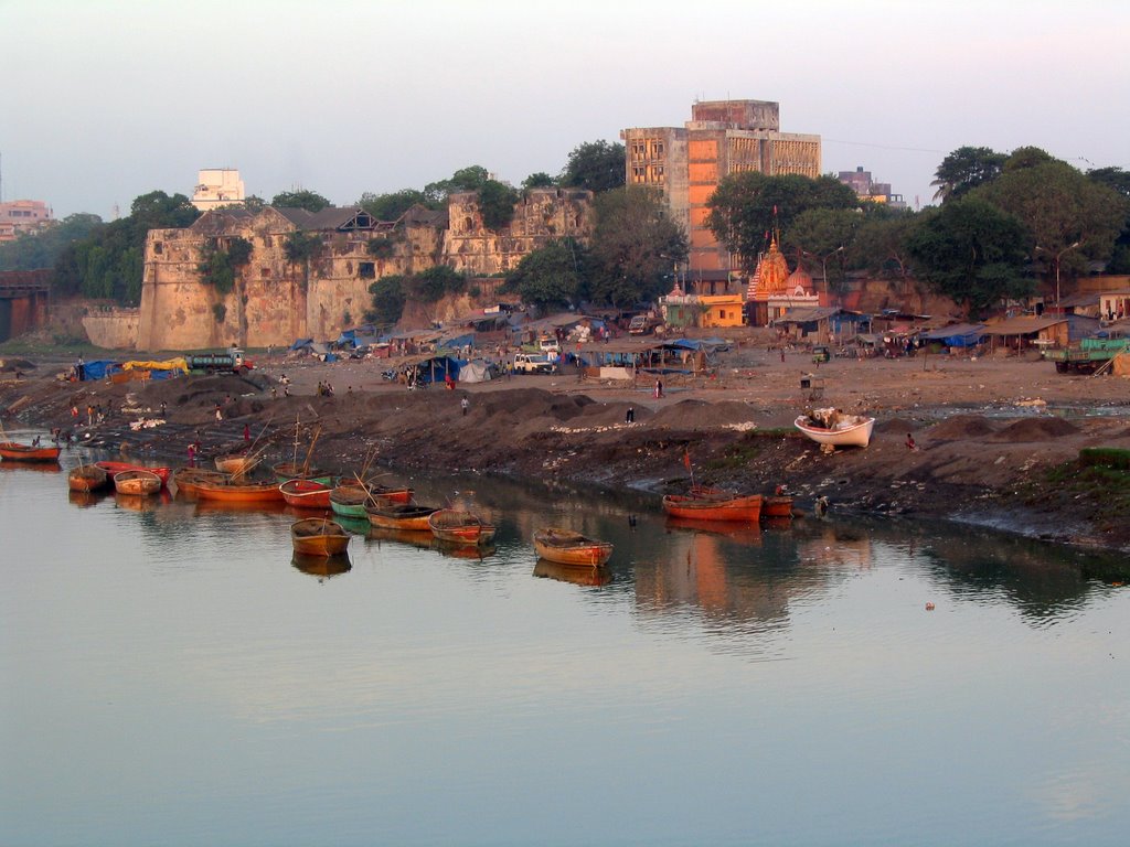 Surat Castle - Built in 1538-1547 by "Khudavand Khan"