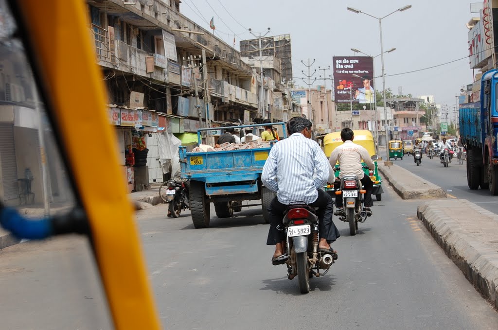 DPAK MALHOTRA, Clock Tower Road to S.T. Bus Stand, Surendernagar, गुजरात भारत Gujarat Bharat ગુજરાત ભારત દેશનું
