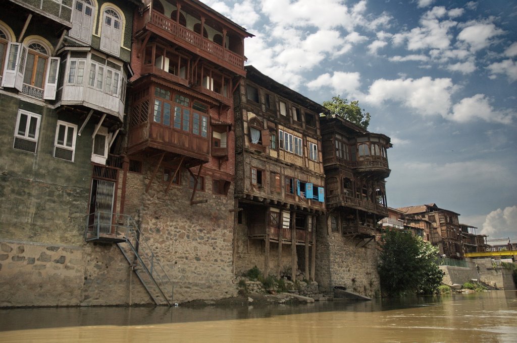 Abandoned hindu quarters in Srinagar