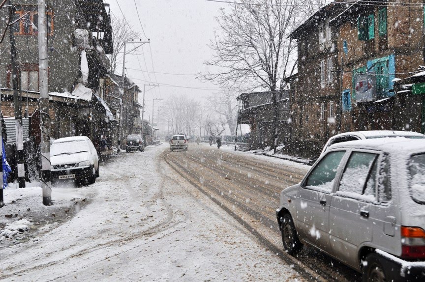 Rainawari Srinagar Kashmir .. At Hassanabad Crossing