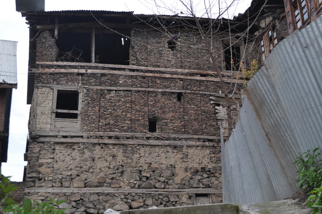 Wadoos Ancestral House at Rainawari Srinagar Kashmir