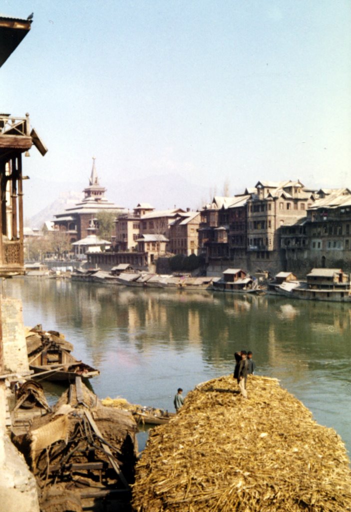 Srinagar, Shah Hamdan view from  Jhelum river 1972