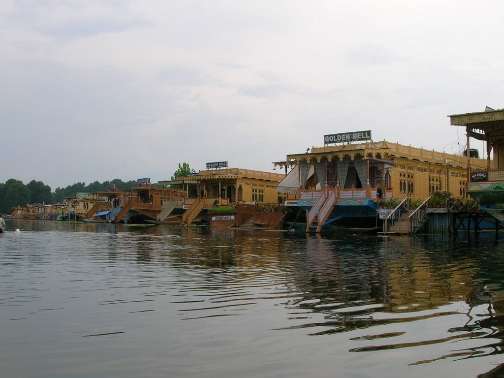houseboats at Dal Lake