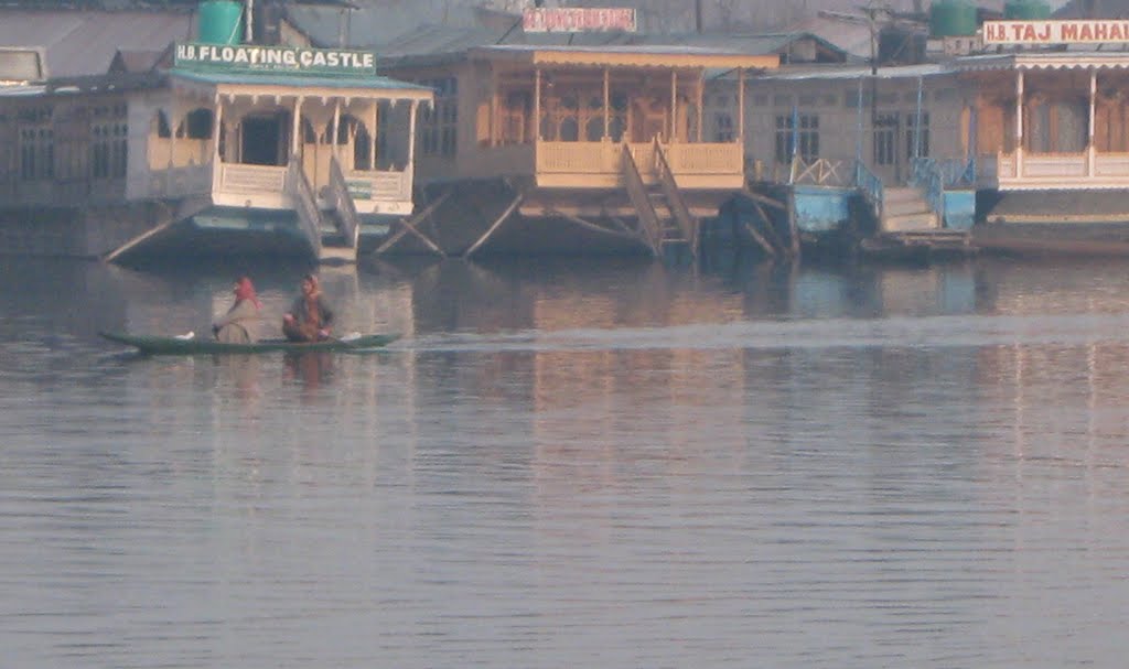 House boat
