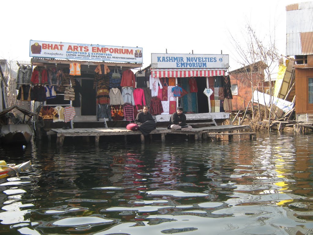 shop in dal lake