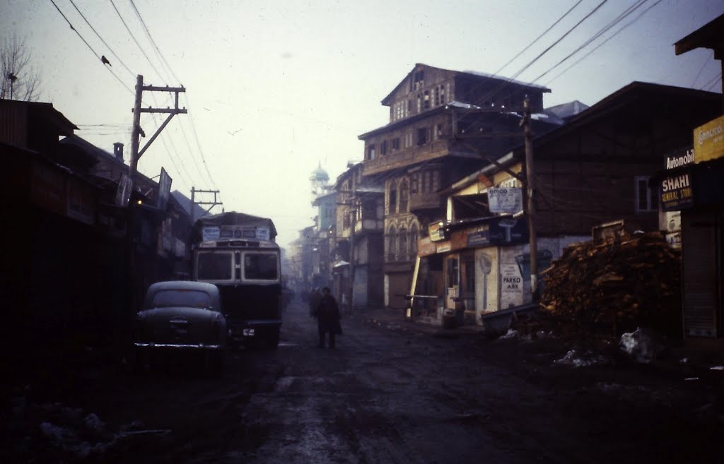 Dans les rues de Srinagar au petit matin