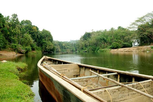 Chennamangallur, Theyyathum Kadavu
