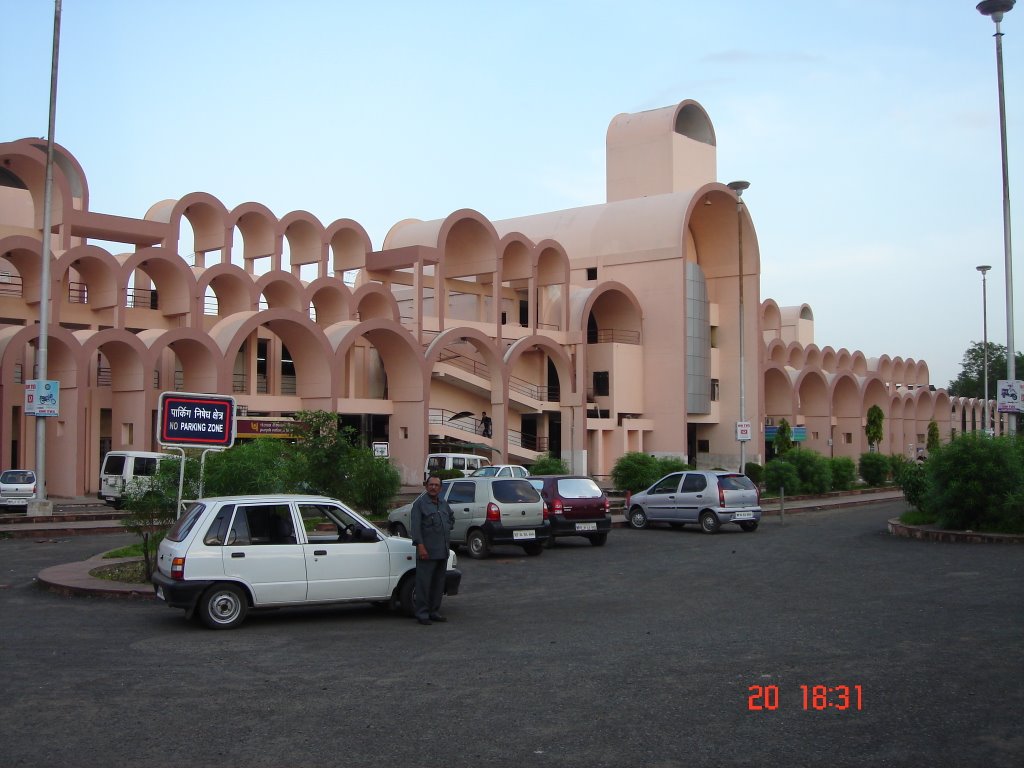 habibganj railway station