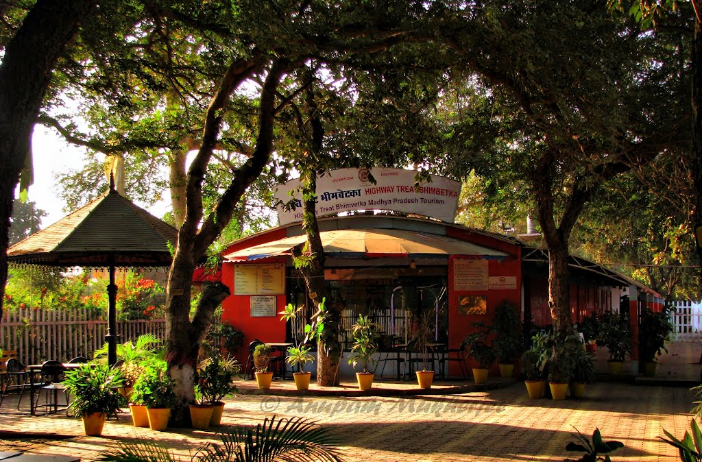 Highway Treat Bhimbetka, MP Tourism ©Anupam