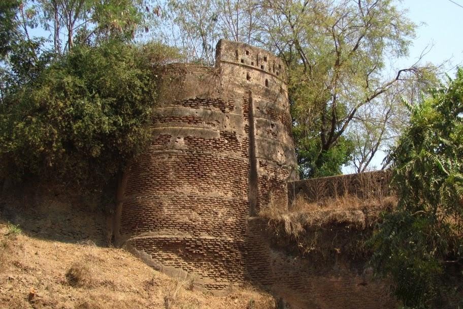 check post on Fort Wall