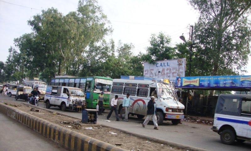 DSC08712 Bus Stop Near Rly Stn  भोपालபோபால்భోపాల్ 024