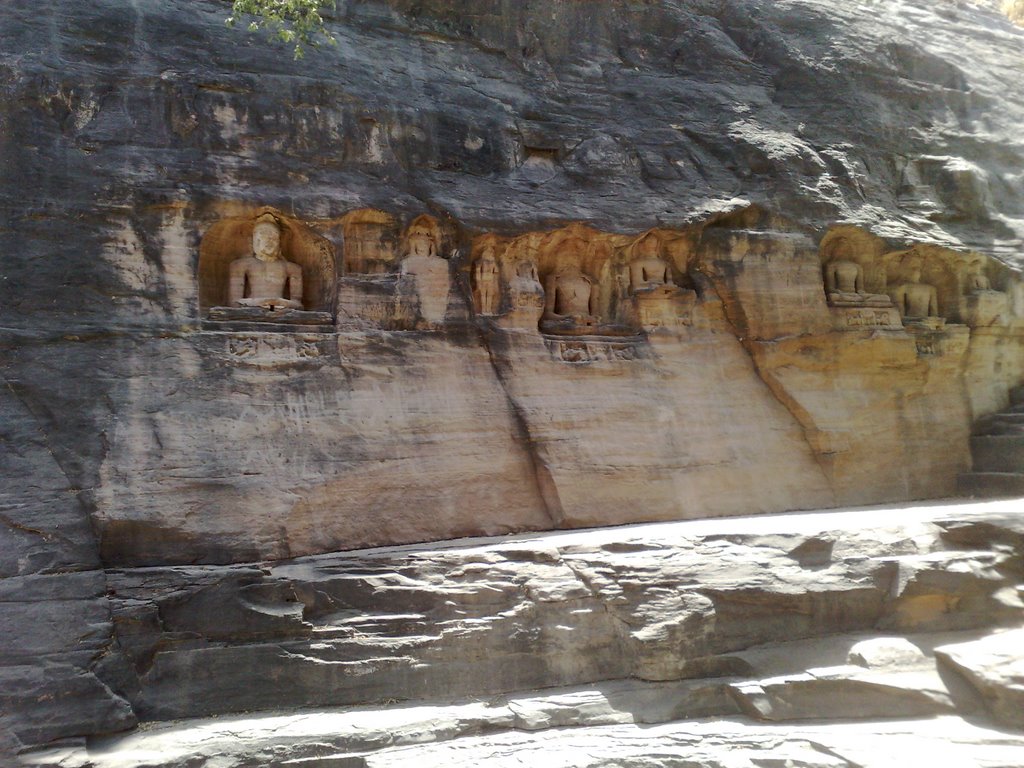 Jain statues