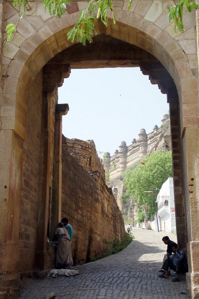 gwalior, gate to the fort