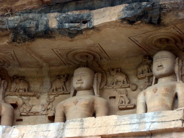 Esculturas Jainistas. Gwalior