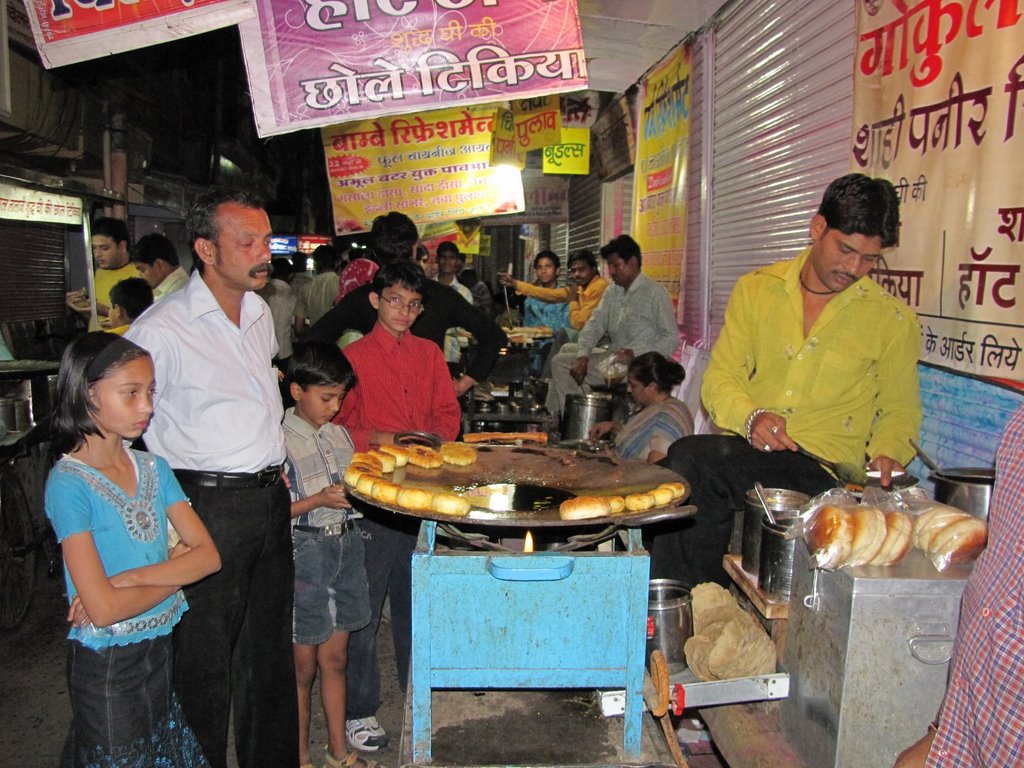 Famous Night Chaat of  Sarafa bazar, Indore