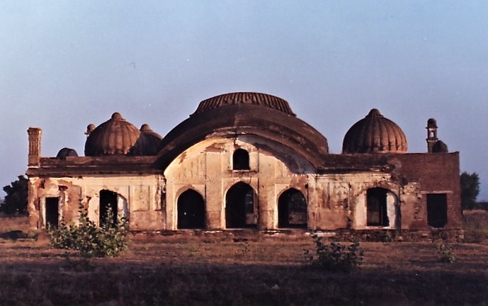 17th century, first tomb of Arjumand Banu before burial in Taj Mahal (Ahukhana)