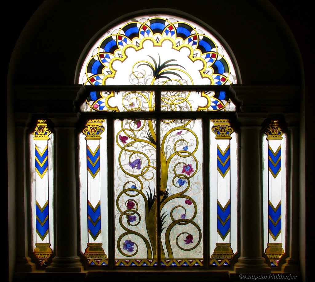 Glass window : Jai Vilas Palace ©Anupam