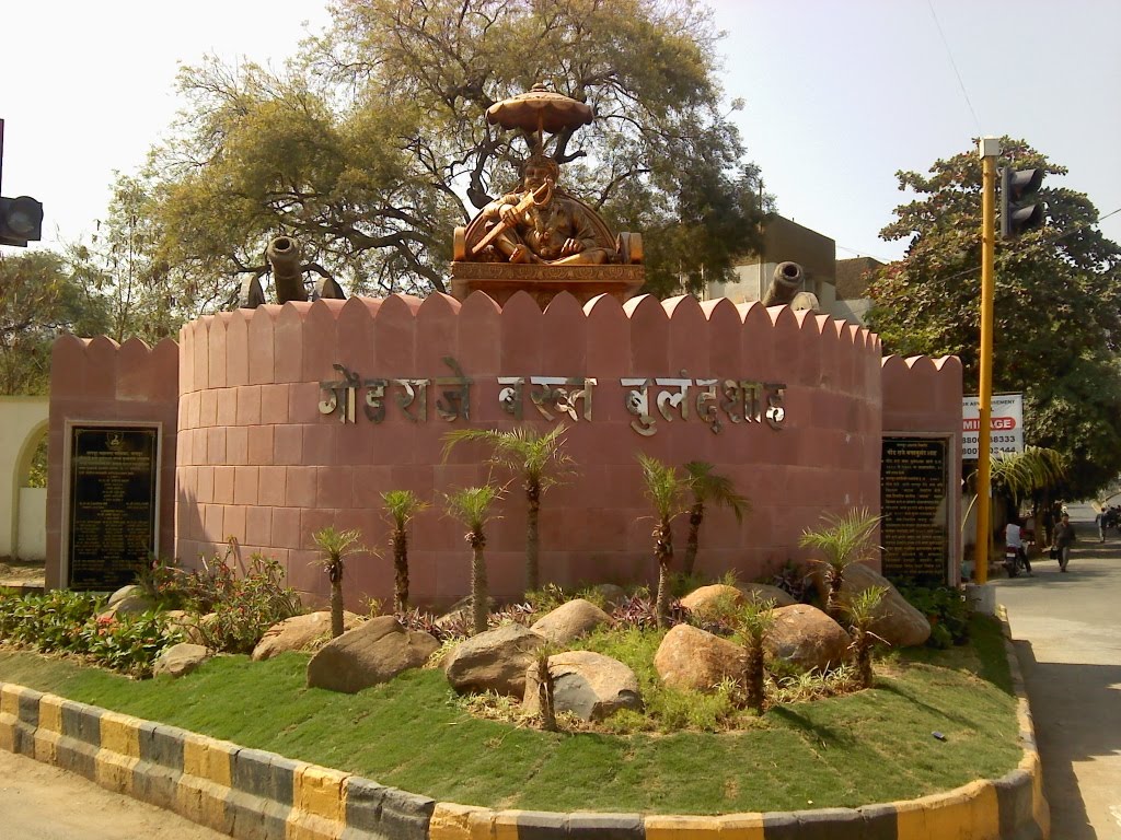 Statue of Gond King Bakht Buland Shah