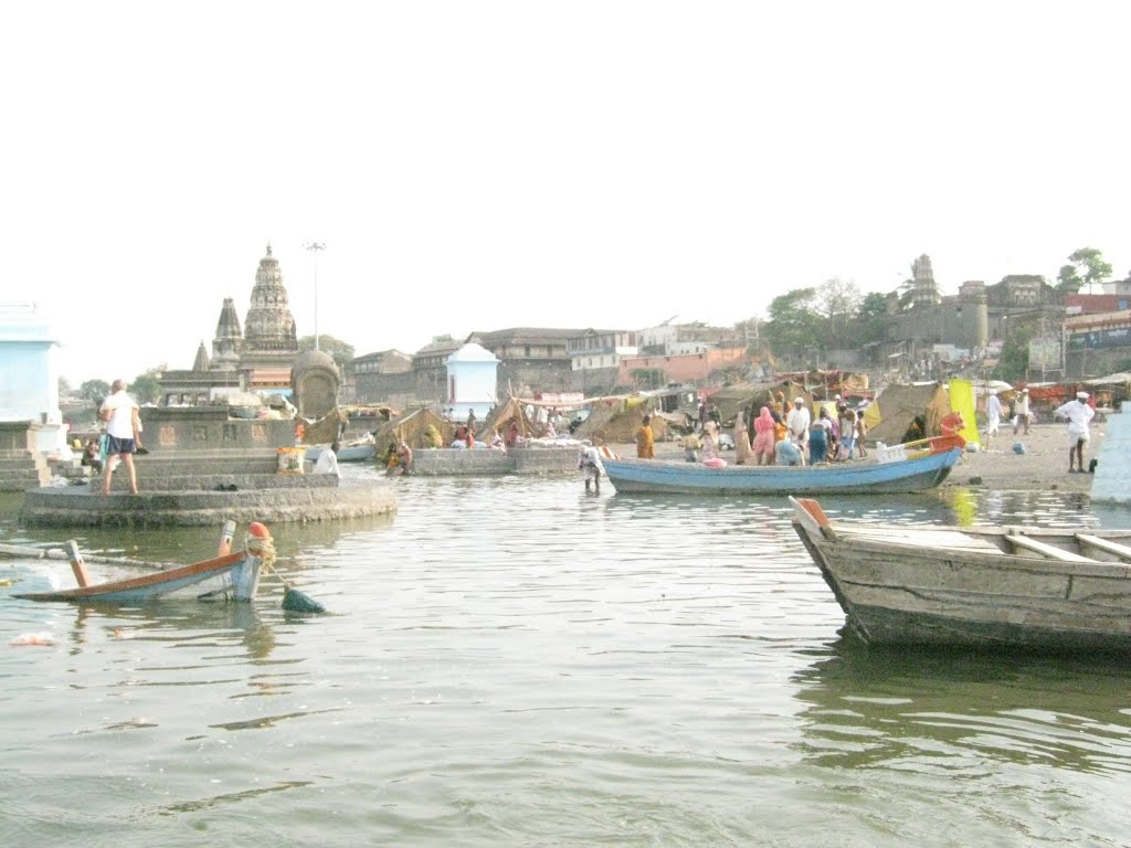 H.M.RIZIYA CHAR DHAM YATRA  9.4.2011 PANDHARPUR MAHARASHTRA