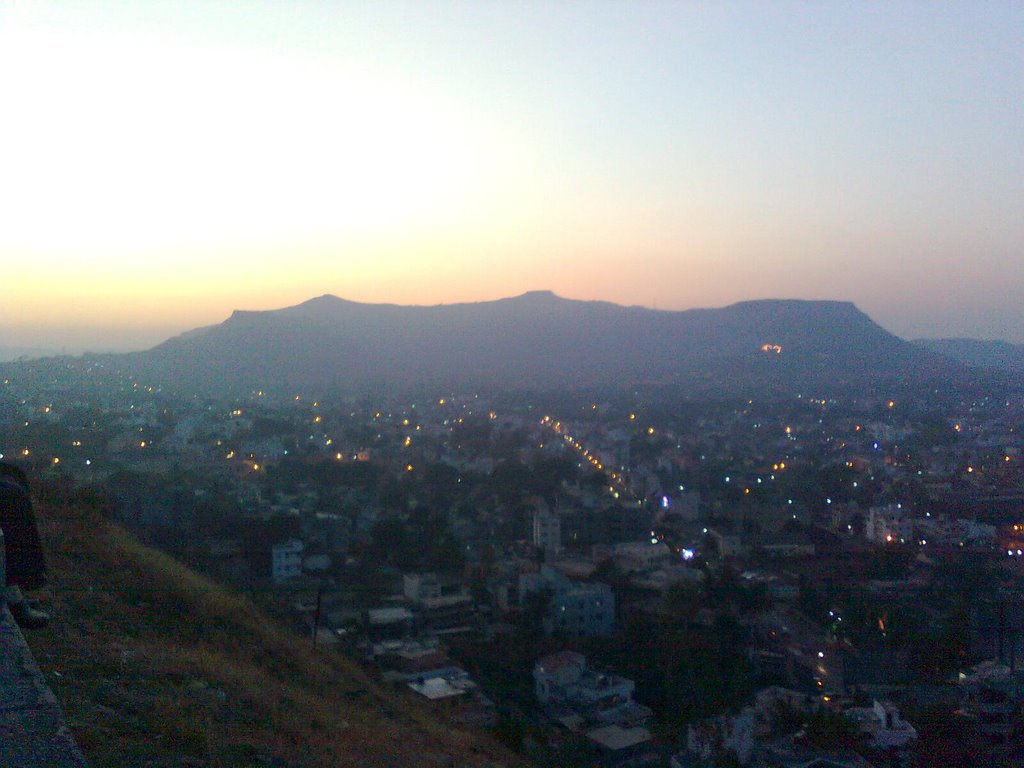 SATARA CITY: Observe the beauty of dead volcanoes at dusk & fire in jungle. मराठी साम्राज्याच्या राजधानीतील सायंकाळ