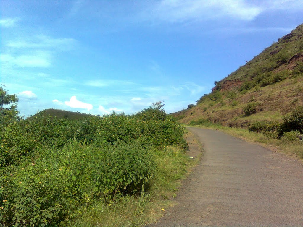 Road to Charbhintee hill and Fort Ajinkyatara