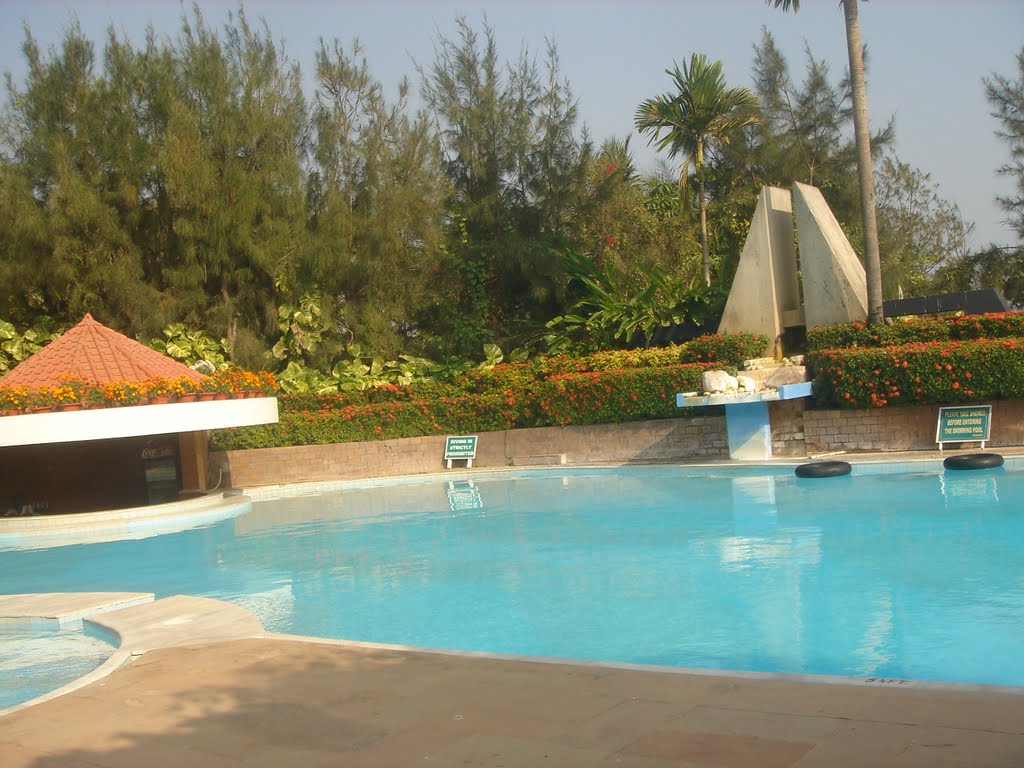 MAYFAIR BEACH RESORT
