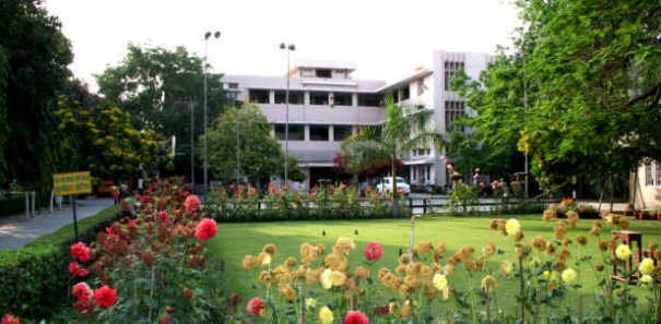 BBK DAV college for women