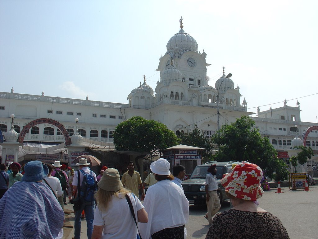 Amritsar - outside the Sikh golden temple