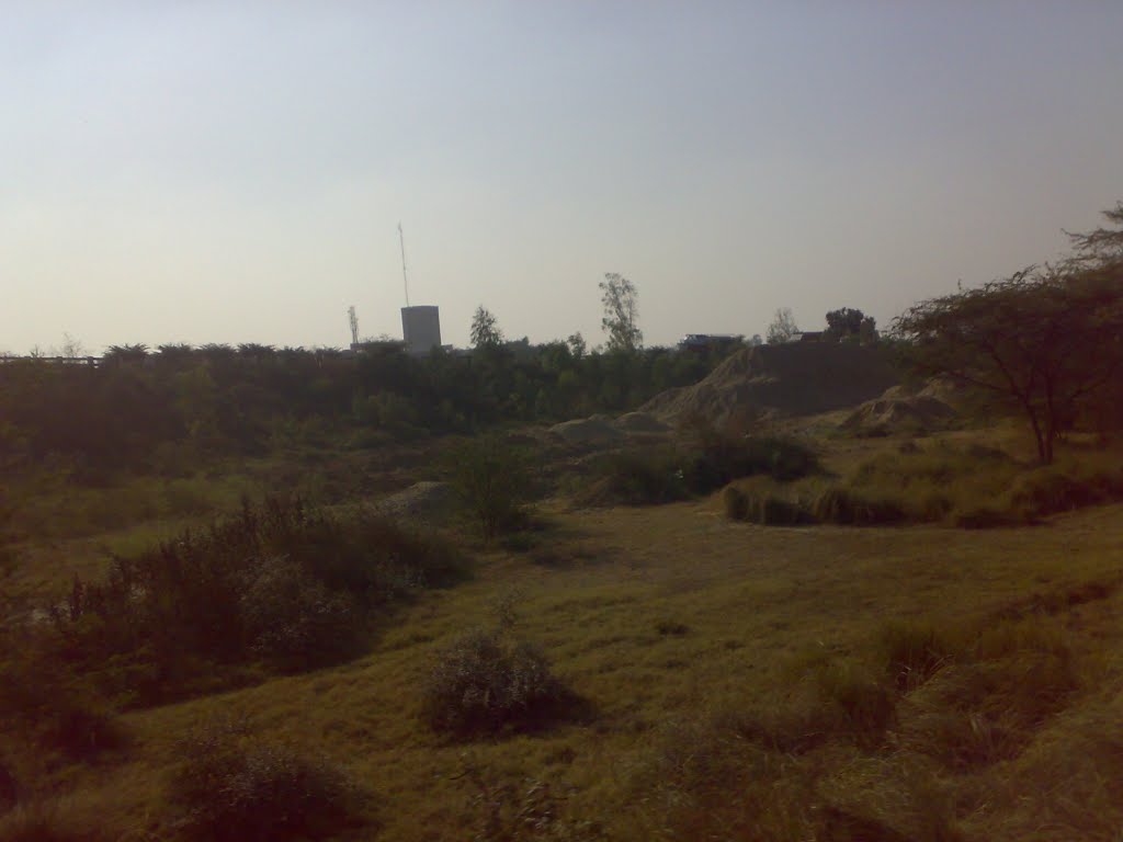 THIS PHOTO IS CAPTURE IN RUNNING TRAIN