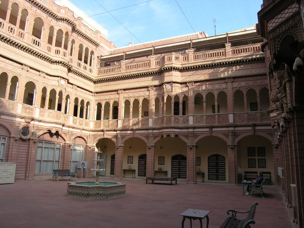 Bhanwar Niwas Palace