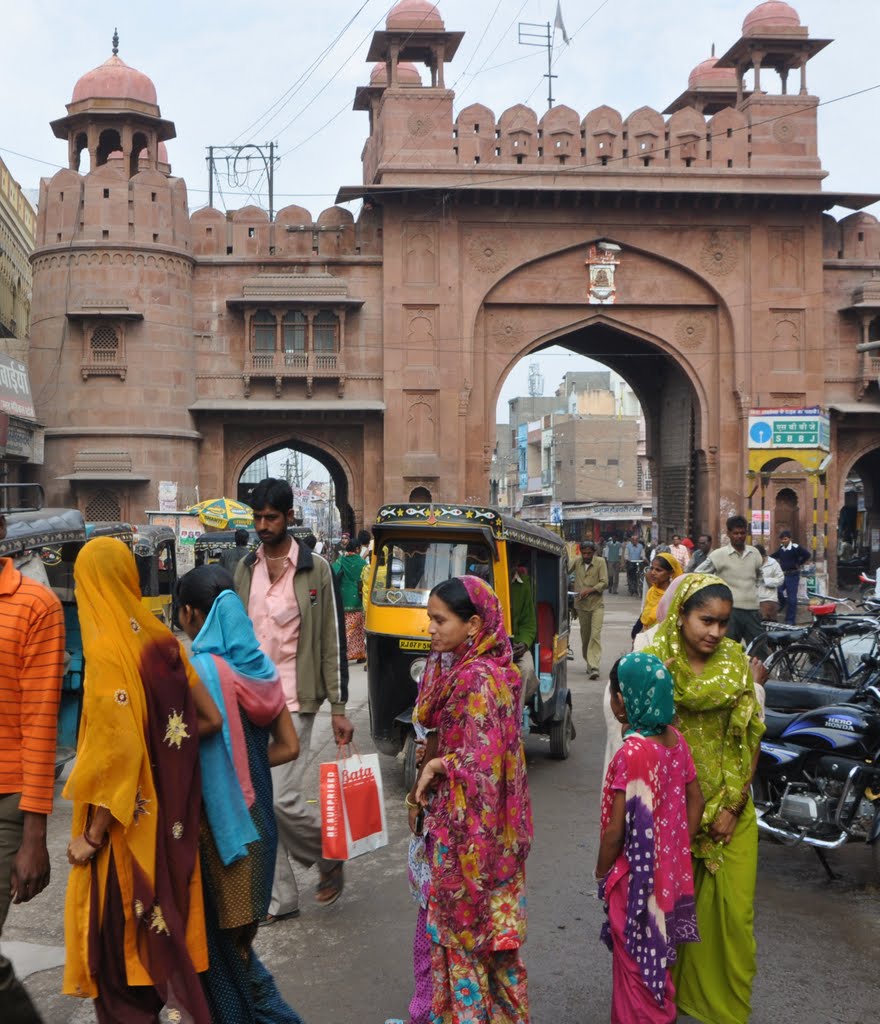 Market scenes at Kot Gate, Bikaner