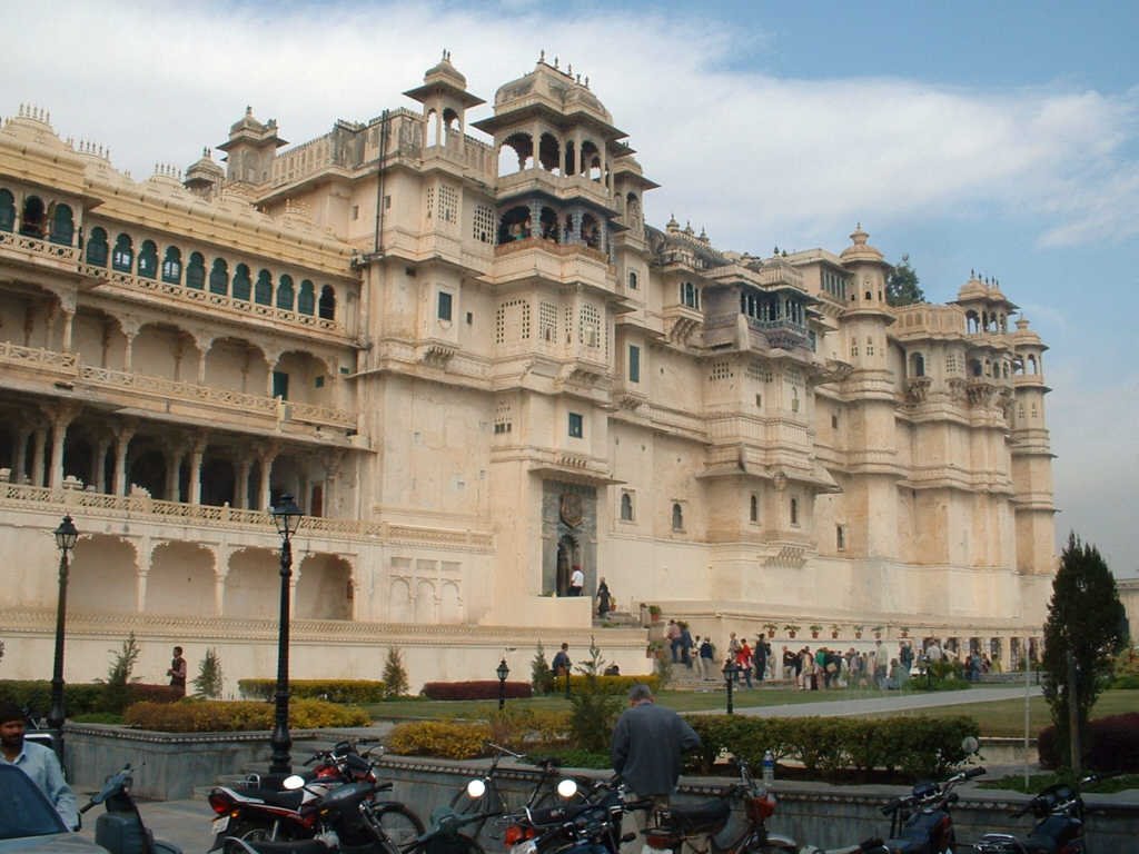 Inde, le Palais côté cour des Paons et une partie en hôtel de luxe 5 étoiles à Udaipur