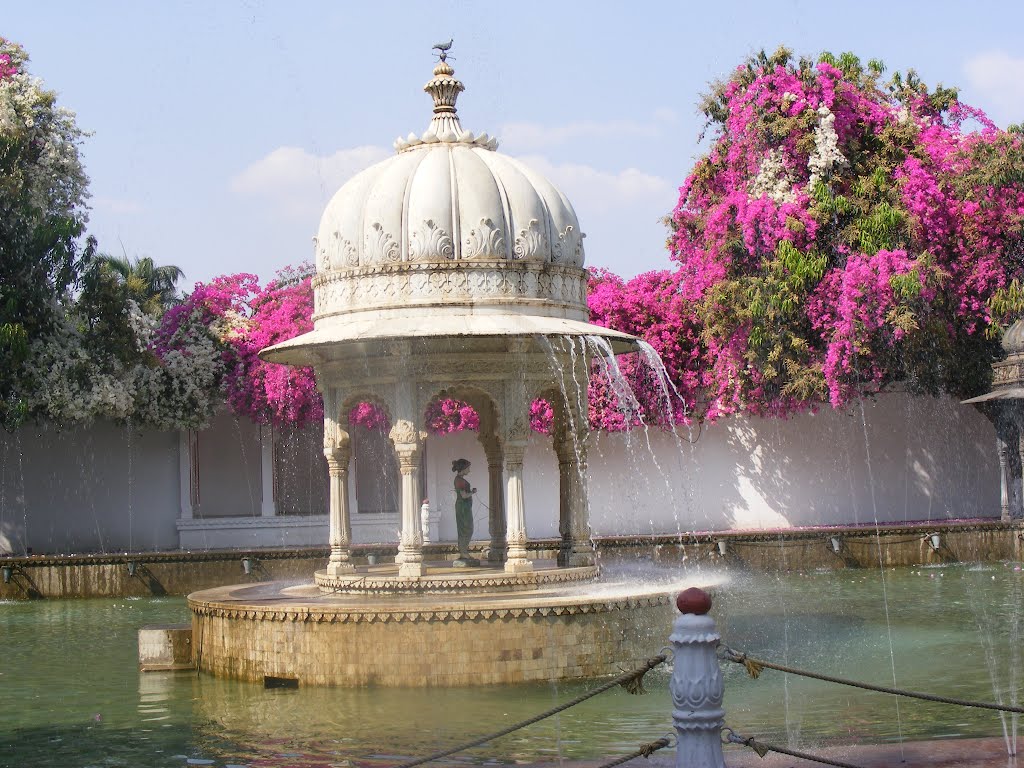 SAHELIYON KI BARI,DESIGEN BY MAHARANA SANGRAM SINGH IN 18th CENTURY, UDAIPUR