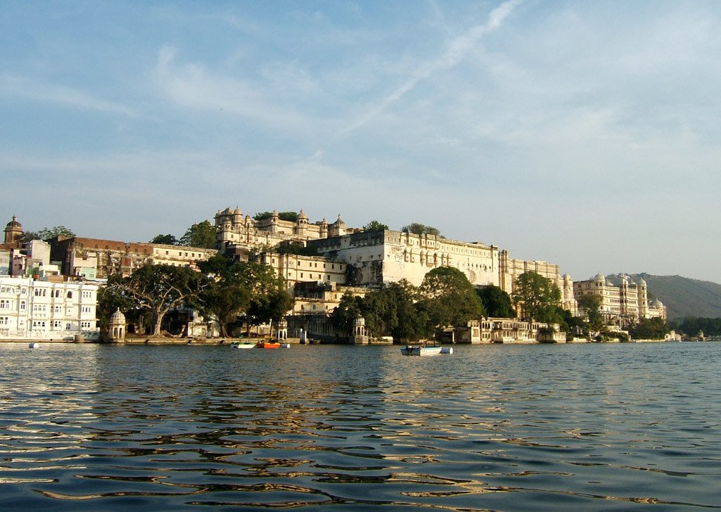 Udaipur-View of the City Palace from Lake Pichola