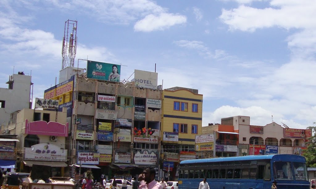 DSC03994 Bus Stand Area