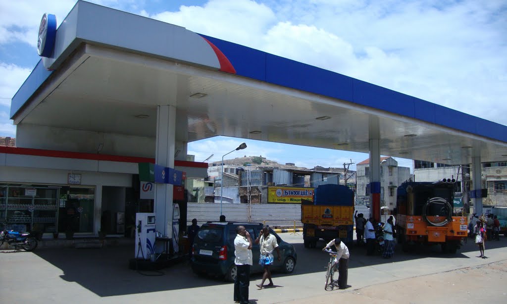 DSC04015 HP Fuel Station  11.40.07