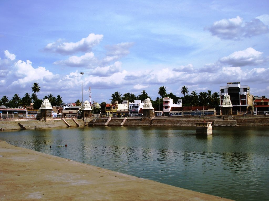 mahamaham temple tank,tamilnadu