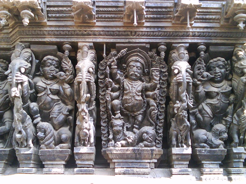 wooden chariot art,kumbakonam,tamilnadu