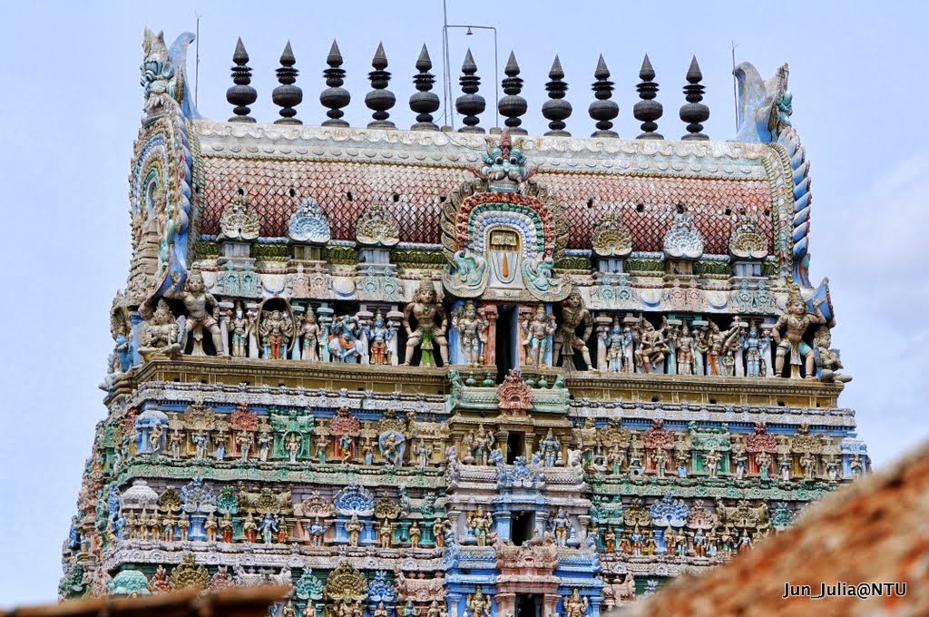 Top of the Sarangapani Temple Tower (https://picasaweb.google.com/Jun.Luo.2k?showall=true#100)