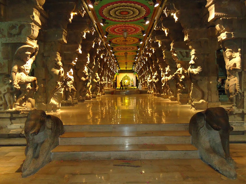 grand hall,meenakshi temple madurai,tamilnadu
