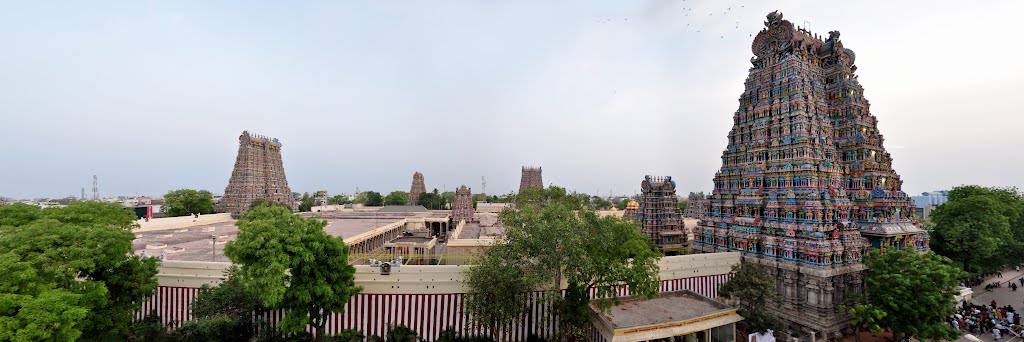 Panoramic view of  the Meenakshi Sundareswarar Temple. Madurai, India.