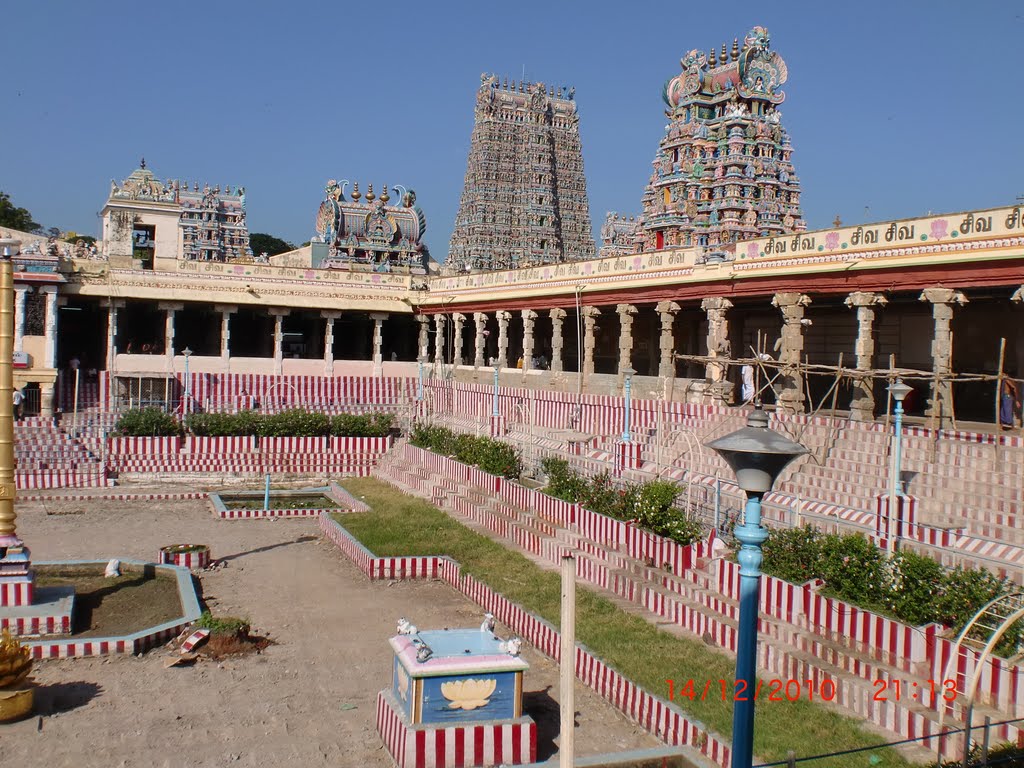 in side Meenakshi temple  (Ramareddy Vogireddy)