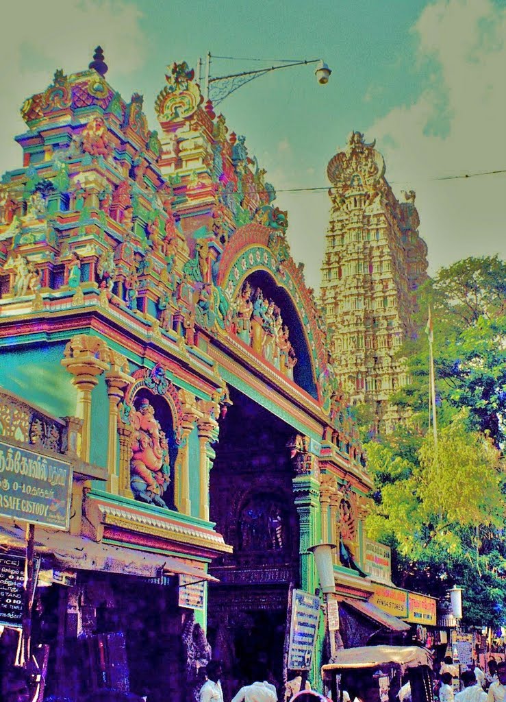 Madurai - Haupteingang zum Menakshitempel und Ost-Gopura