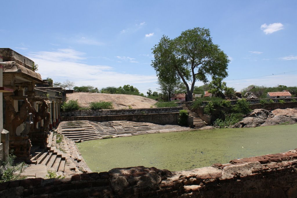 THIRUKOKARNAM PRAHADAMPAL TEMPLE POND